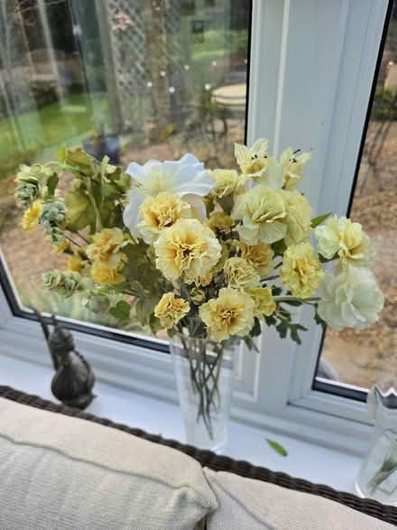 Photo of free Artificial flowers (Top Amersham HP6) #2