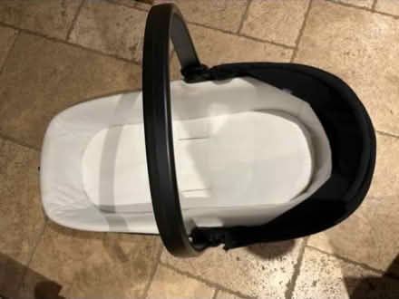 Photo of free Chicco car seat for 0-6 months (Belvedere DA17) #1
