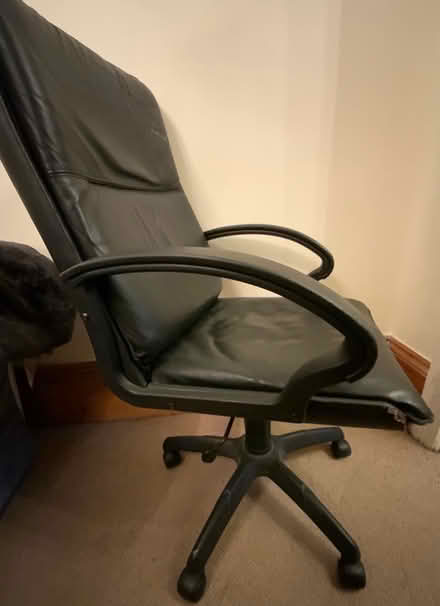 Photo of free Computer Chair (New Southgate, N11) #2