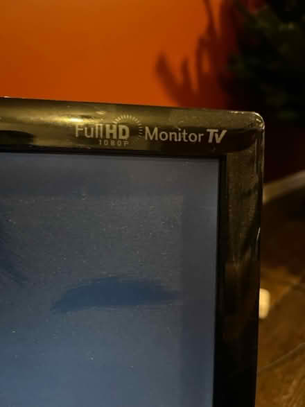 Photo of free Small LG TV (New Cross SE14) #2