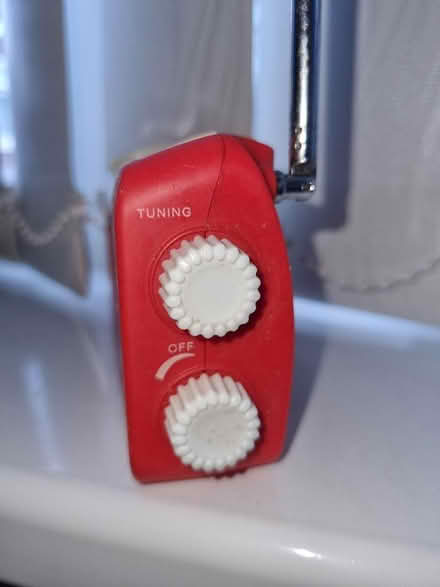 Photo of free duronic wind-up am/fm radio (Sunniside NE16) #4