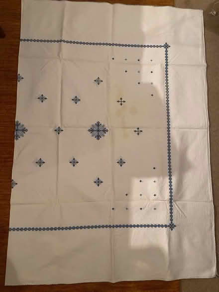 Photo of free Pretty tablecloth (Bloomfield) #1
