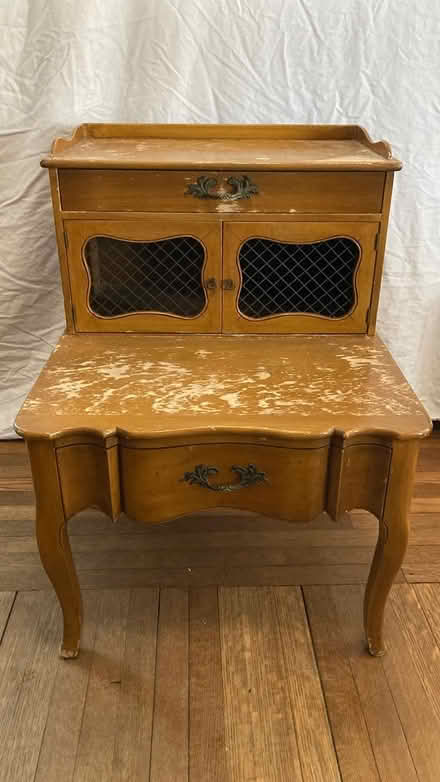 Photo of free Vintage side table (Kingston) #1