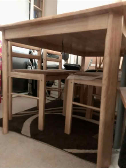 Photo of free 6 sitter table and 5 chairs (Vauxhall SW8) #1