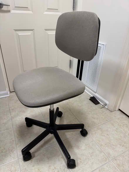 Photo of free Office chair (Elmhurst) #1