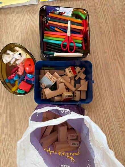 Photo of free Assorted children’s toys. (Kinnoull PH2) #1