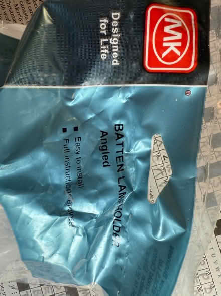 Photo of free batten lampholder (Coley Ave Area RG1) #3