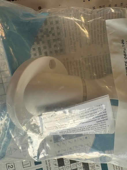 Photo of free batten lampholder (Coley Ave Area RG1) #4