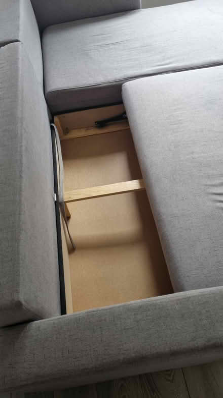 Photo of free L-shape sofa bed (Eltham/Middle Park Av. SE9) #4