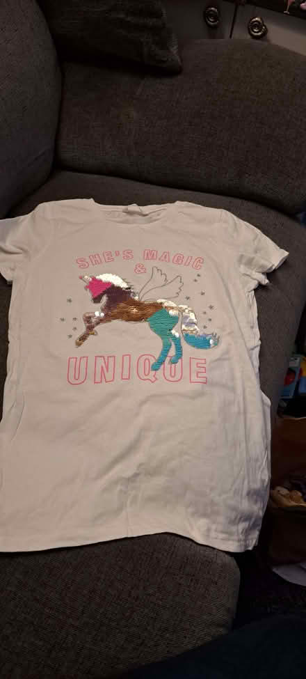Photo of free Girls unicorn tshirt (AB16) #1