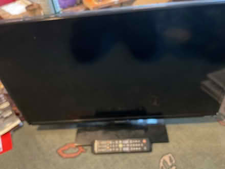 Photo of free Sony smart 32” tv (Limbury LU3) #1