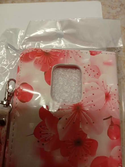 Photo of free New phone cover (Castlefield HP11) #3
