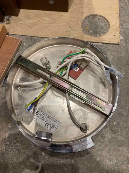 Photo of free GU10 Ceiling Light Fitting (Lightwater GU18) #2