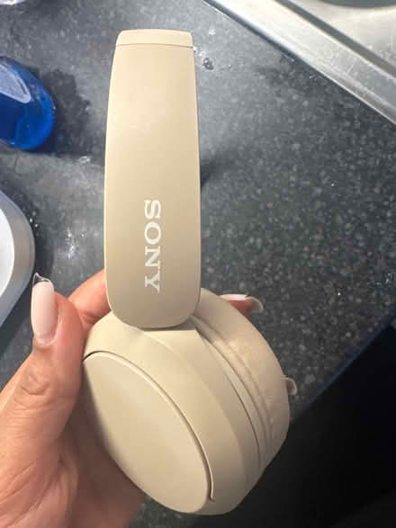 Photo of free Headphones (Croydon) #2