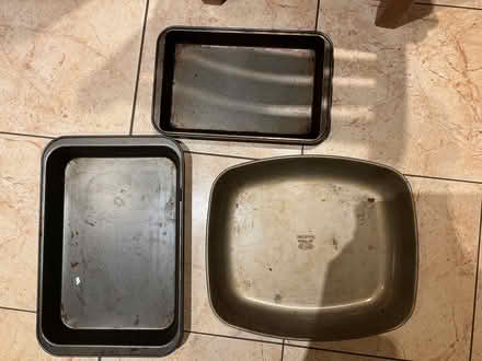 Photo of free Used roasting tins (Seaford BN25) #1