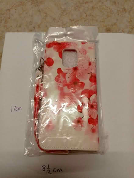 Photo of free New phone cover (Castlefield HP11) #2