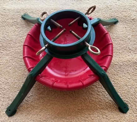 Photo of free Christmas Tree Stand (Cupertino - DeAnza and 280) #1