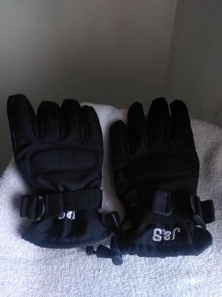 Photo of free Child motorbike gloves size L (Upper Arncott OX25) #1