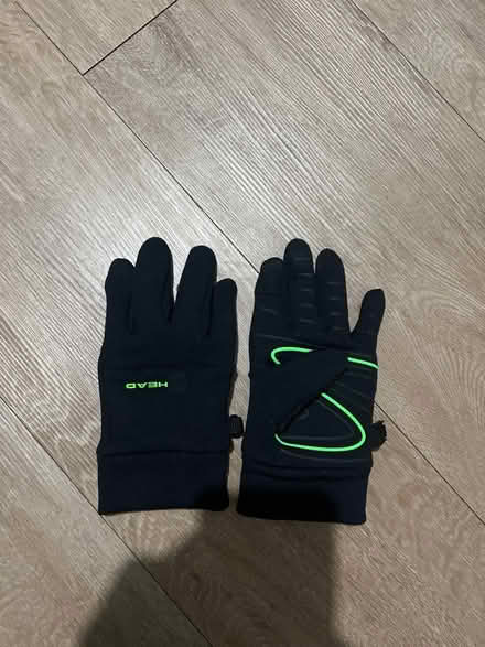 Photo of free Junior gloves (CR2) #1
