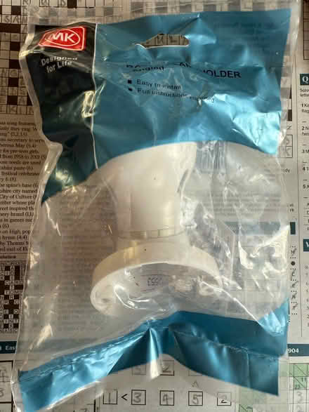 Photo of free batten lampholder (Coley Ave Area RG1) #2