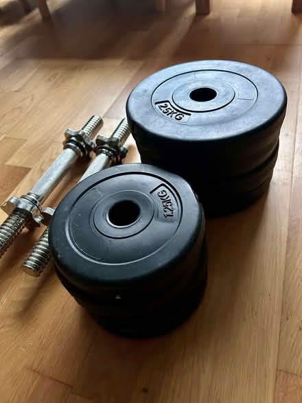 Photo of free A pair of Dumbbells with four 1.25 Kg and four 2.5Kg weights (Surbiton KT1) #2