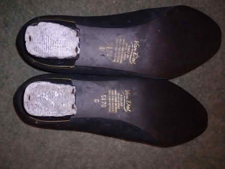 Photo of free Black Leather Van Dal Suede Court Shoes, Size 5.5Van Dal (Beaconsfield HP9) #3