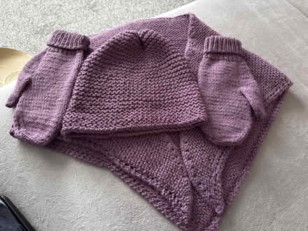 Photo of free Scarf, hat and mittens (Derby DE23) #1