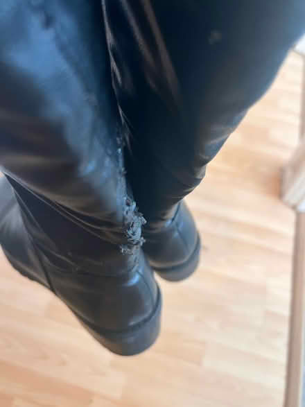 Photo of free Boats and USB cables to be taken (Croydon) #3