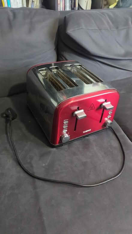 Photo of free 4 slice toaster (111 Old Hall Street, L3) #1