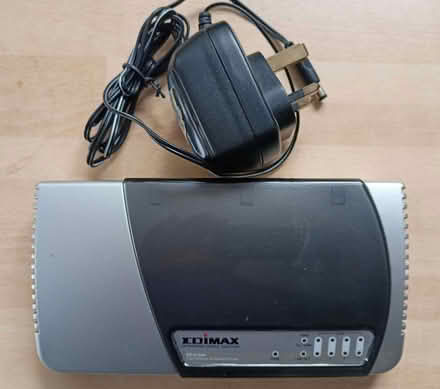 Photo of free Basic 4-port network router (Chesham HP5) #1