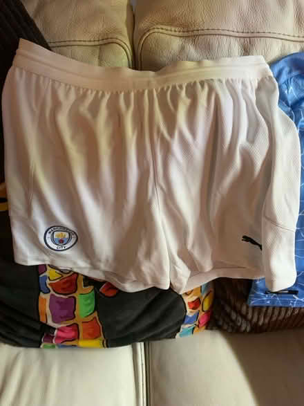 Photo of free City shirt and shorts (M32) #2