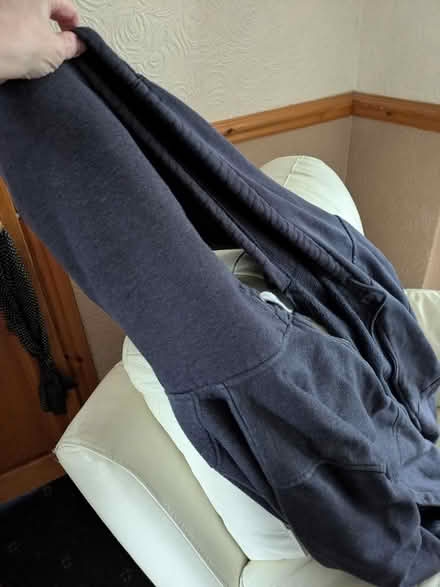 Photo of free Hoodie's xl (Rushall WS4) #1