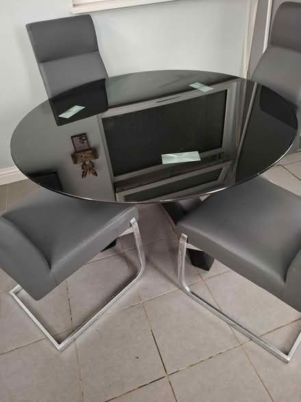 Photo of free Table and chairs (Witney OX28) #2