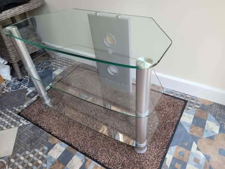 Photo of free glass TV stand (Martinstown DT2) #3