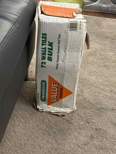 Photo of free White tiles (Crystal Palace SE19) #1