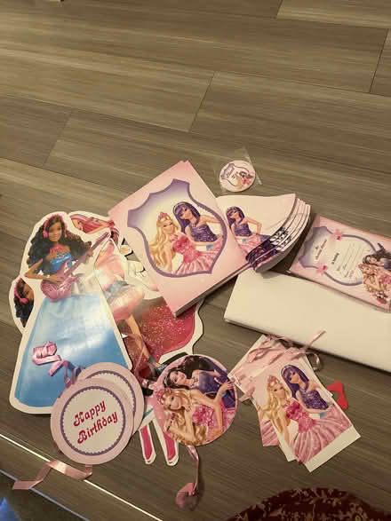 Photo of free Barbie birthday party decorations (Barkingside IG6) #1