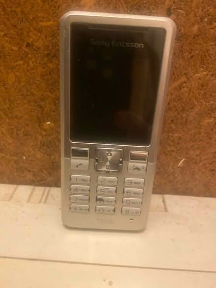 Photo of Charger for Sony Ericsson old phone (Whitworth Halls of Residence M14) #1