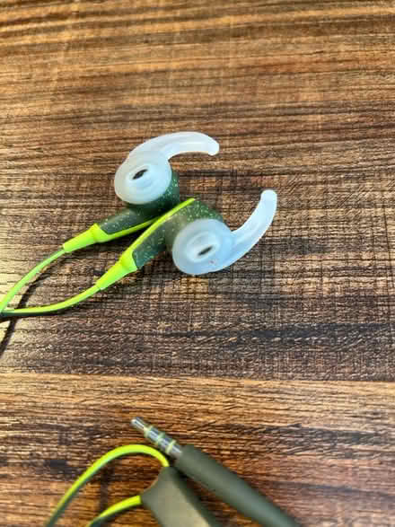 Photo of free Bose OG jack ear buds (Owings Mills,MD) #2