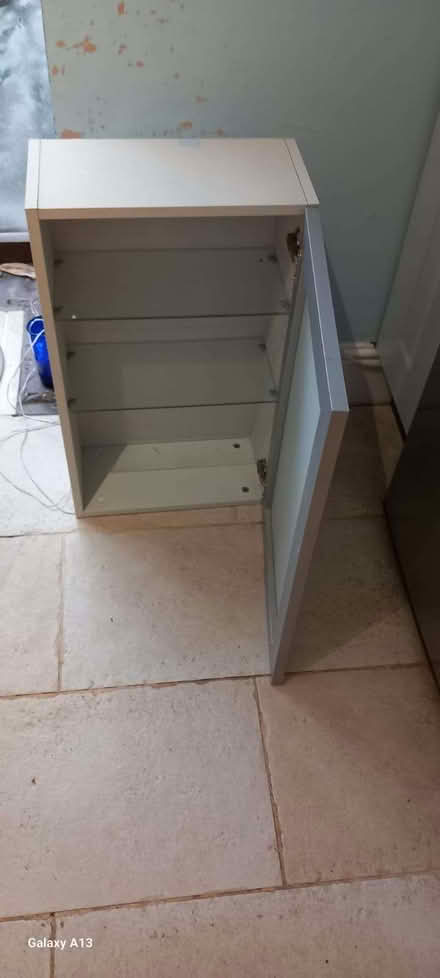 Photo of free bathroom cabinet and ceiling lights (Bournville B30) #1