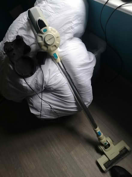Photo of free Lightweight cordless vacuum (West End Woking) #1