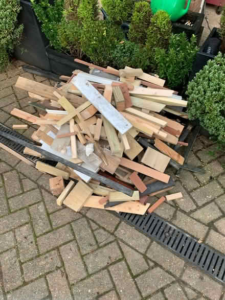 Photo of free Wood off cuts (caterham) #1