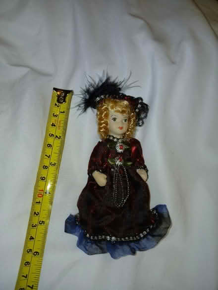 Photo of free 4 Miniature porcelain dolls (Henlow SG16) #1