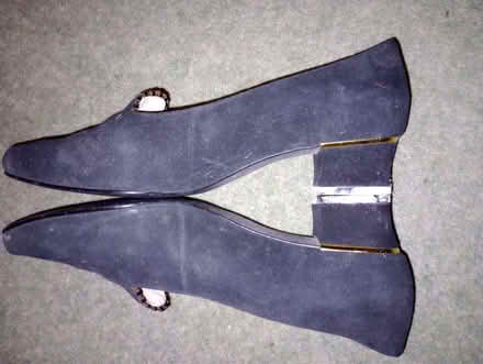 Photo of free Black Leather Van Dal Suede Court Shoes, Size 5.5Van Dal (Beaconsfield HP9) #2