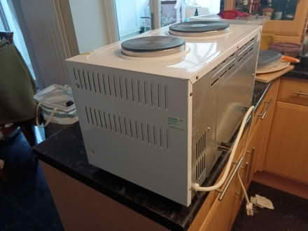 Photo of free Oven/2 plate stove combination (CW3) #3