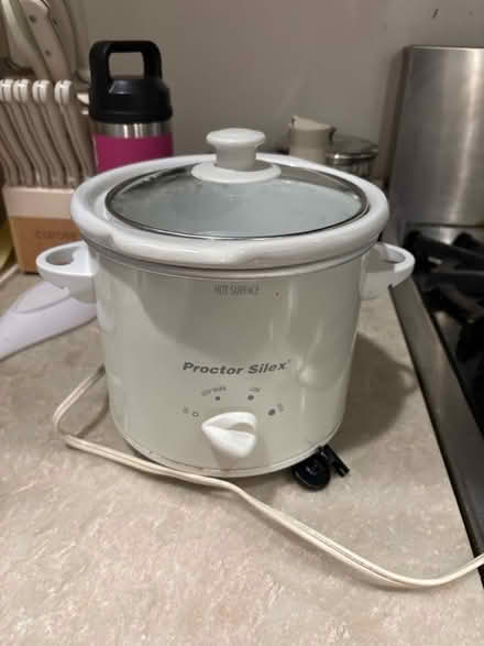 Photo of free Proctor Silex slow cooker (Evanston (Green Bay & Emerson)) #1