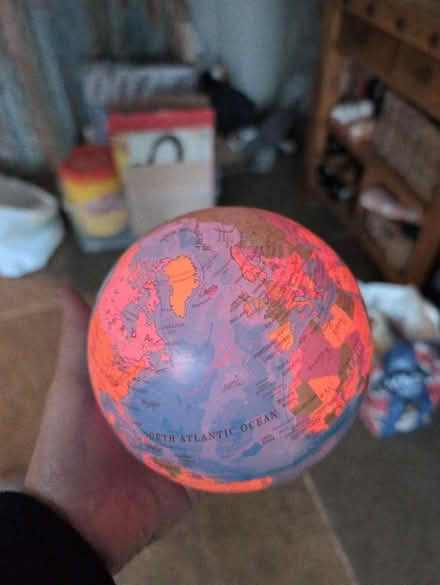Photo of free Rotating light up small globe (HR1) #3