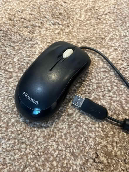 Photo of free Ergonomic keyboard, wired mouse (Brixton, SW9) #2