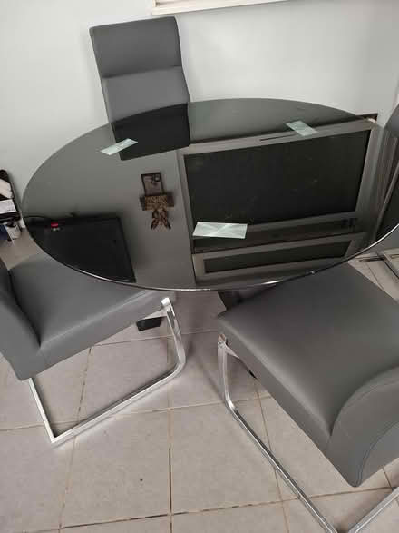 Photo of free Table and chairs (Witney OX28) #1