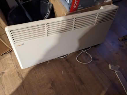 Photo of free Electric radiator (Tingley, Leeds/wakey WF3) #1