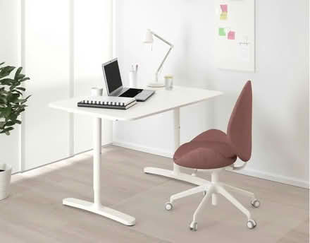 Photo of free IKEA white Bekant desk 120cm x 80cm - hardly used (Arborfield Garrison RG2) #2